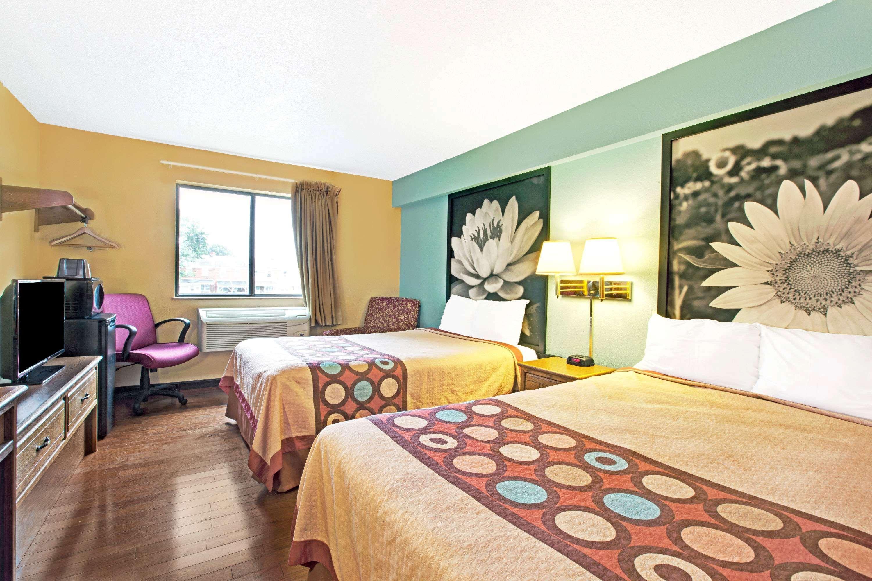 Super 8 By Wyndham Baltimore/Essex Area Eksteriør billede
