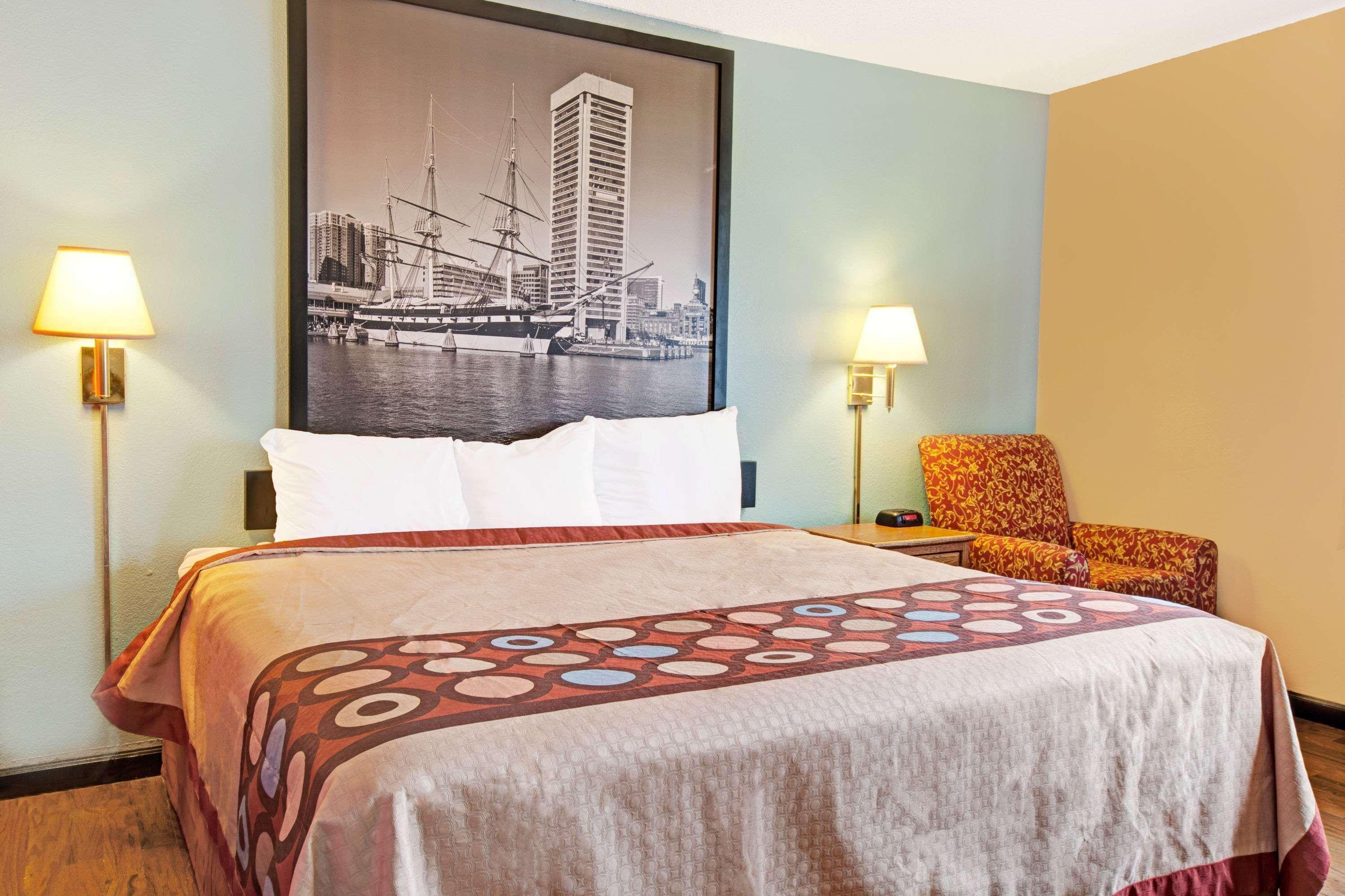 Super 8 By Wyndham Baltimore/Essex Area Eksteriør billede