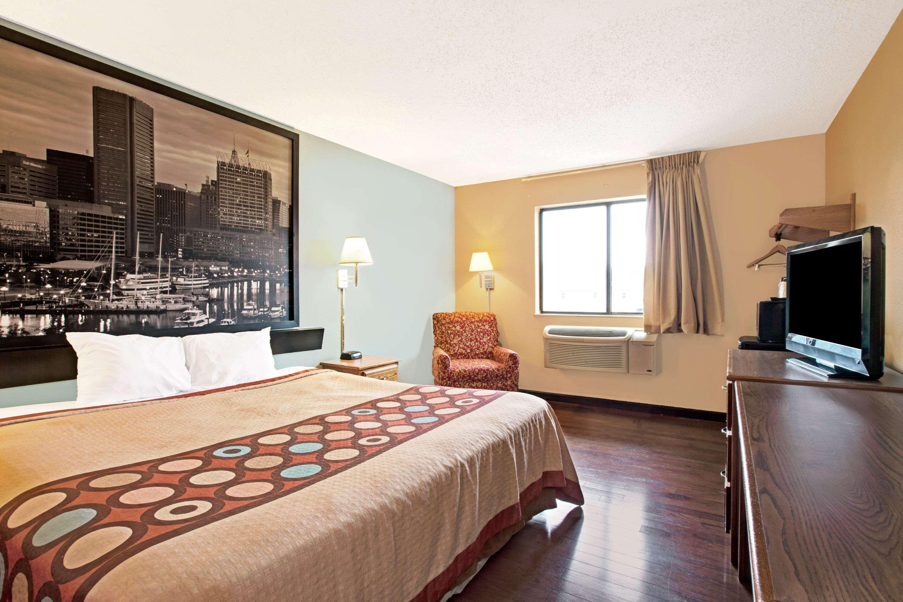 Super 8 By Wyndham Baltimore/Essex Area Eksteriør billede