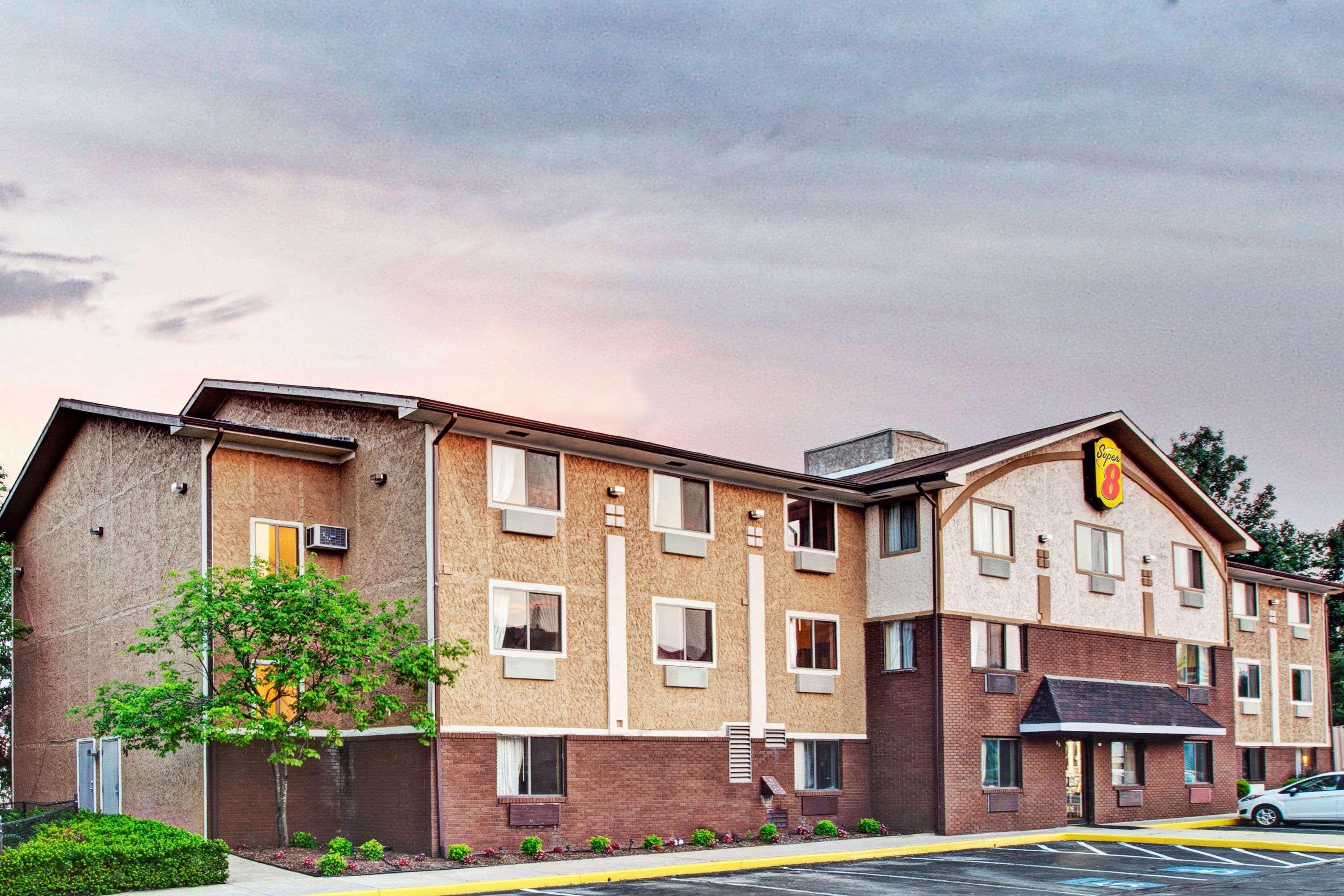 Super 8 By Wyndham Baltimore/Essex Area Eksteriør billede