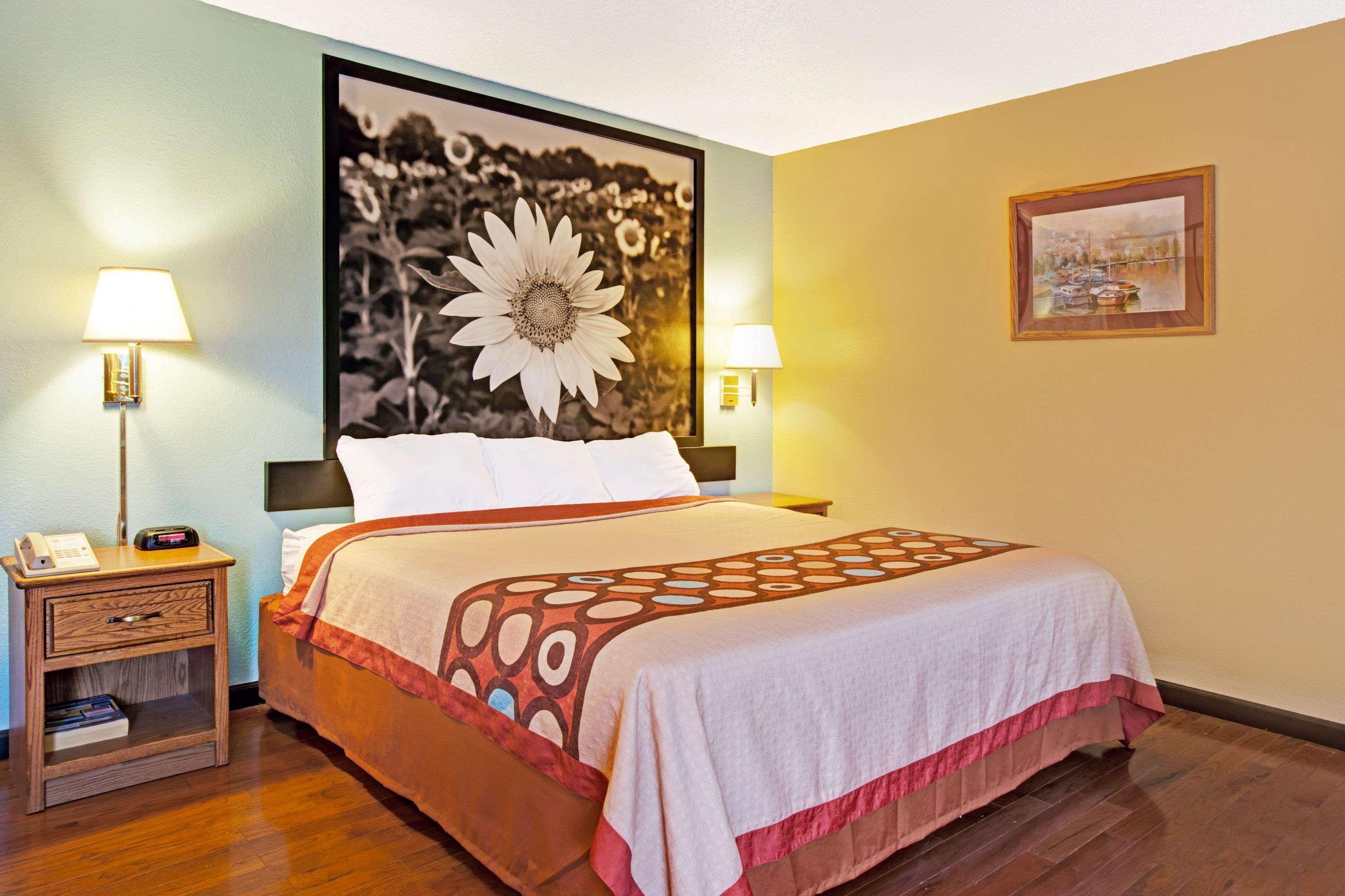 Super 8 By Wyndham Baltimore/Essex Area Eksteriør billede
