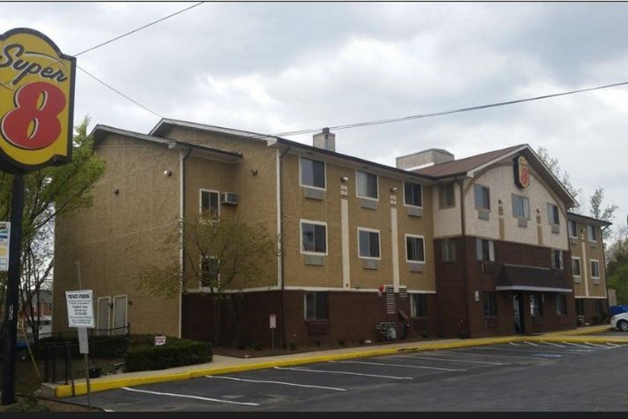 Super 8 By Wyndham Baltimore/Essex Area Eksteriør billede