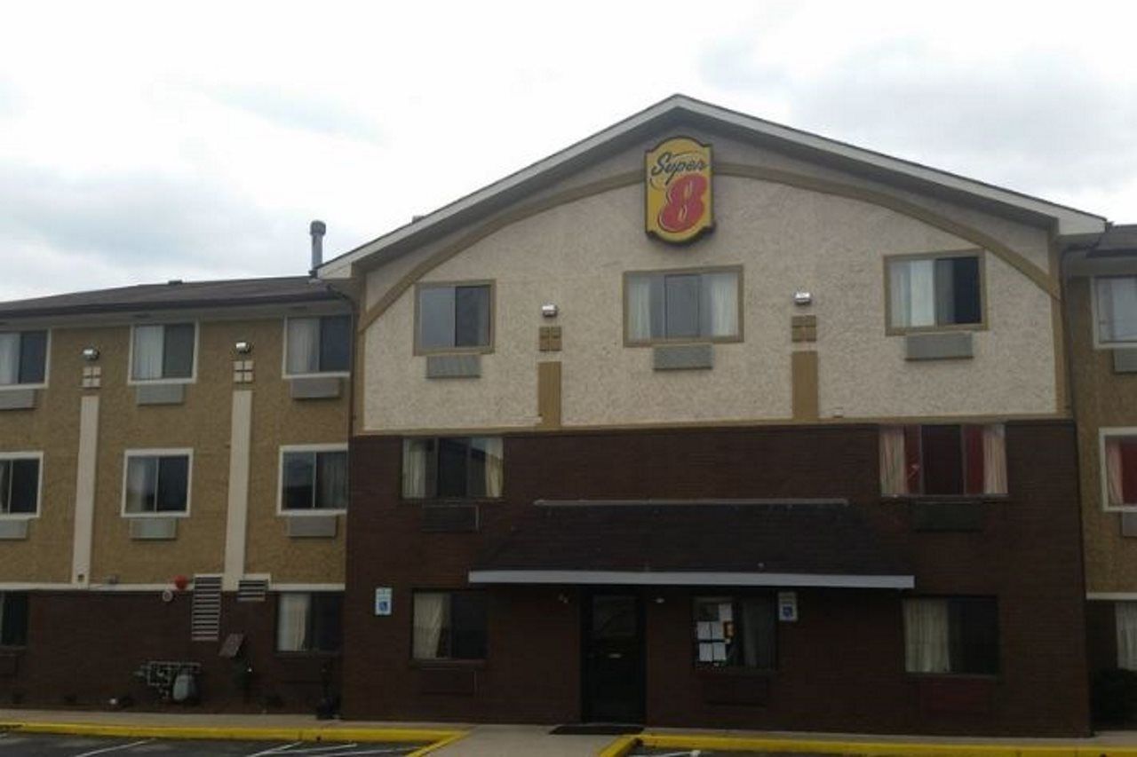 Super 8 By Wyndham Baltimore/Essex Area Eksteriør billede