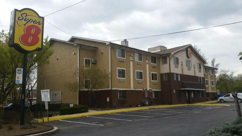 Super 8 By Wyndham Baltimore/Essex Area Eksteriør billede